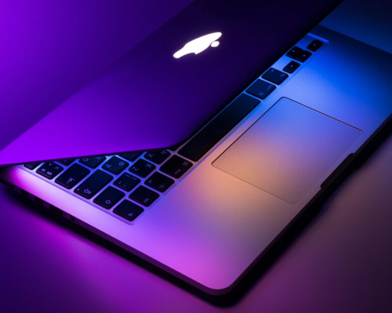 Apple lanza macOS Tahoe 26.5.1 y corrige los apagados inesperados en Mac con chip M5. Actualización disponible hoy, probablemente la última antes de macOS 27.